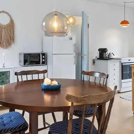 펜션 Near Beautiful White Sandy Beaches *