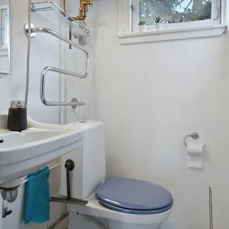 Near Beautiful White Sandy Beaches 펜션 게드세르