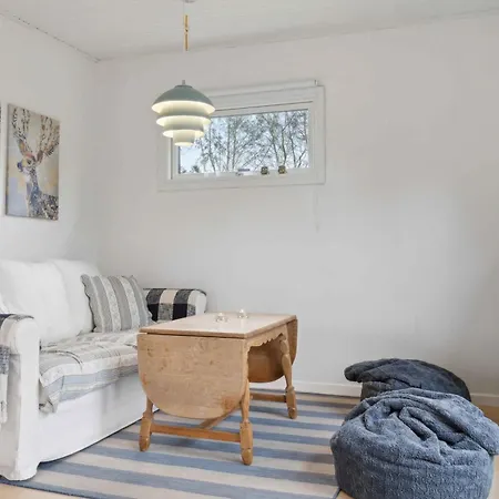 Near Beautiful White Sandy Beaches 펜션 *