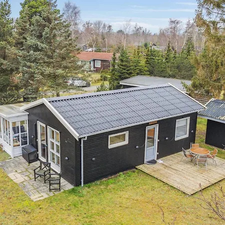 Near Beautiful White Sandy Beaches 펜션 *